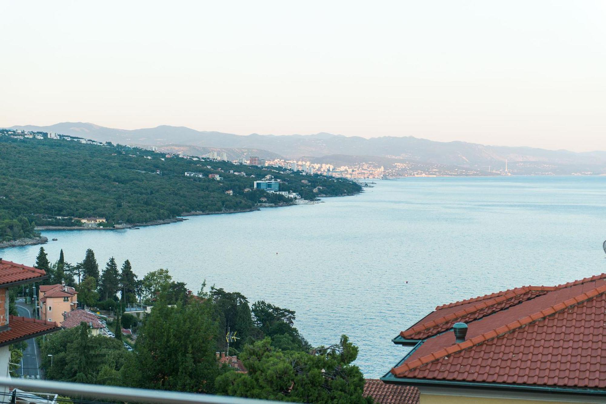 Premium Apartment With Beautiful Sea View, Short Walk To The Sea Abbazia Esterno foto